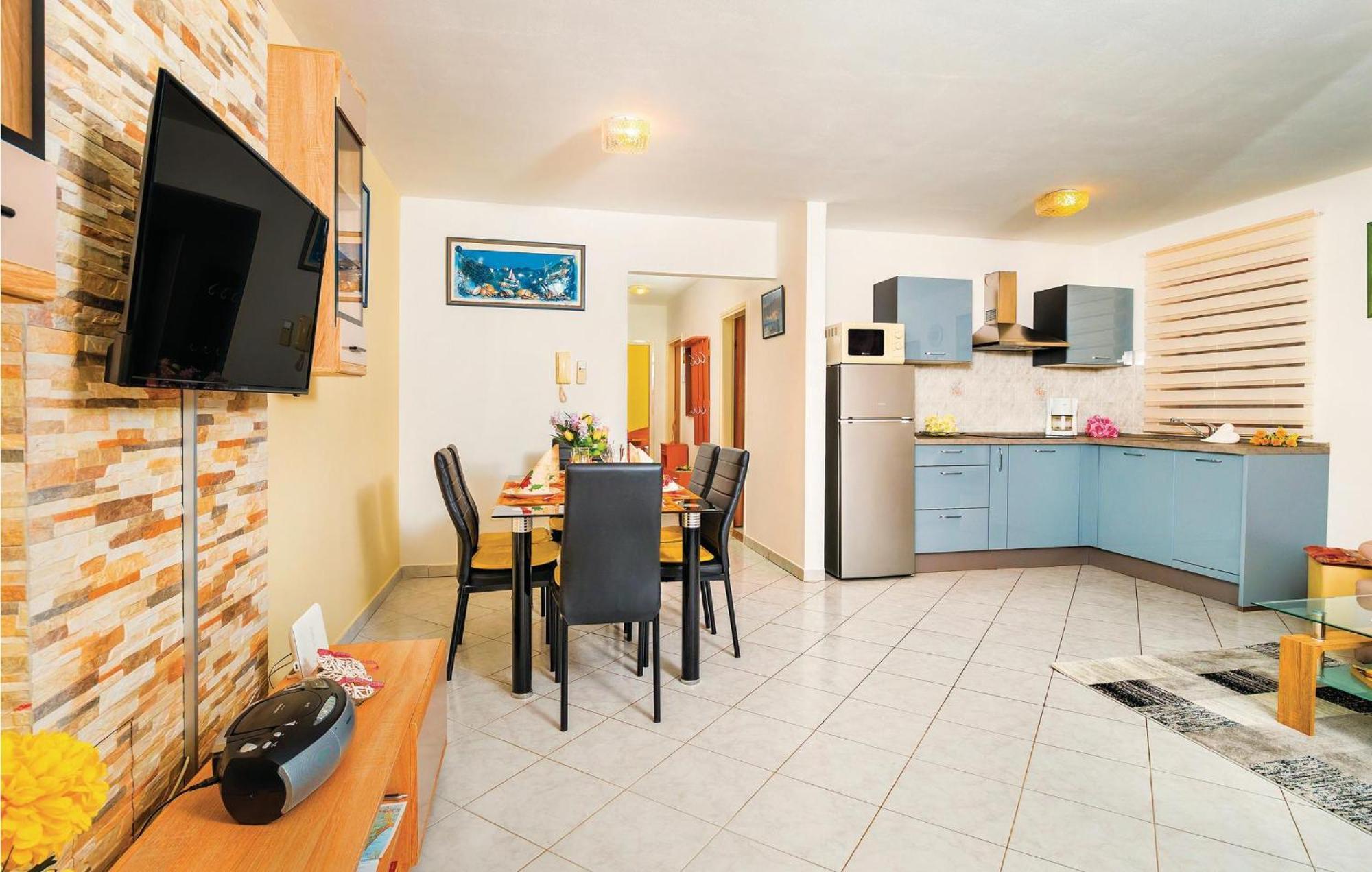 2 Bedroom Gorgeous Apartment In غاباس المظهر الخارجي الصورة